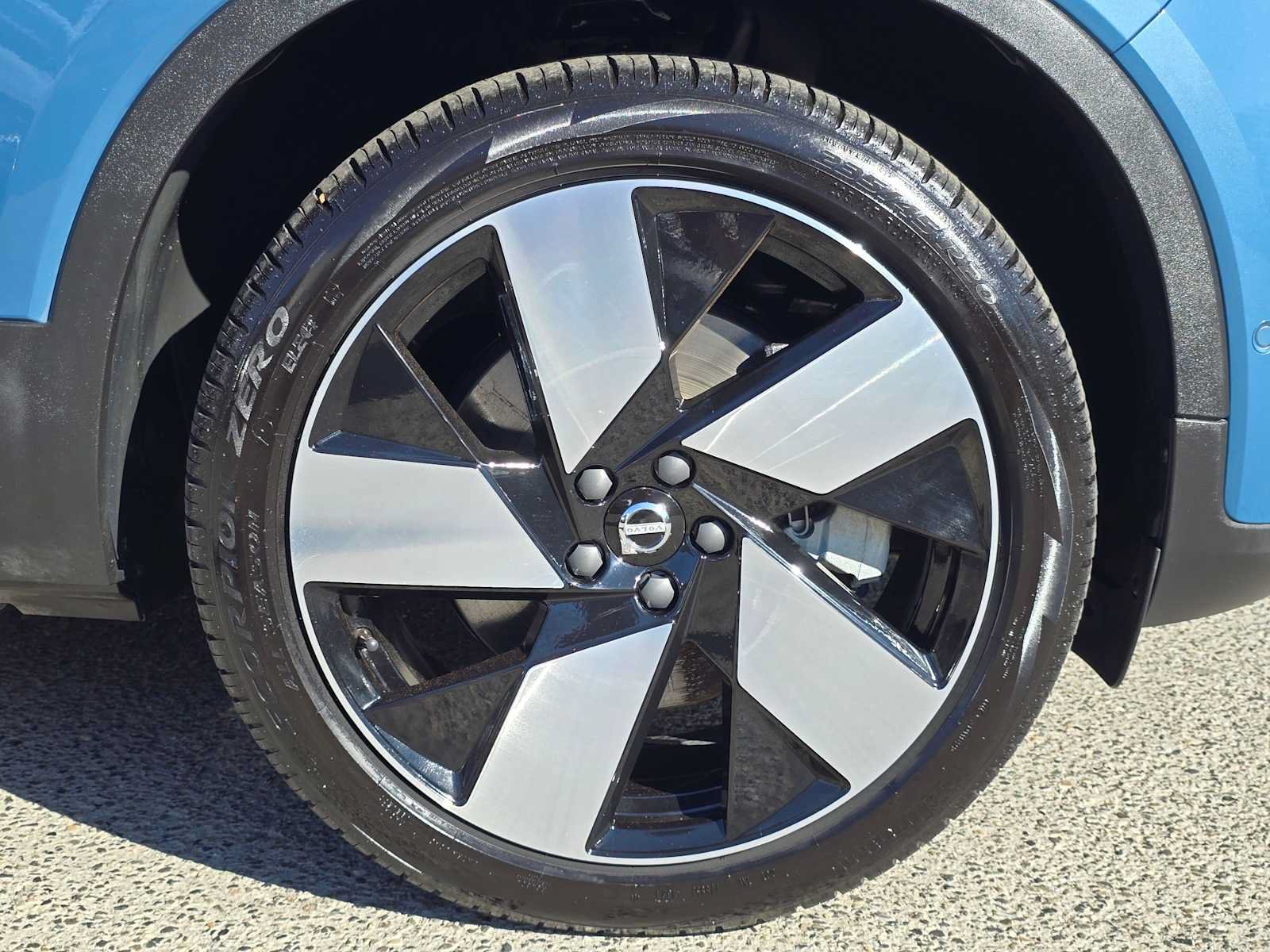 Certified 2023 Volvo XC40 Recharge Plus w/ Protection Package Premier AWD/4WD image 10