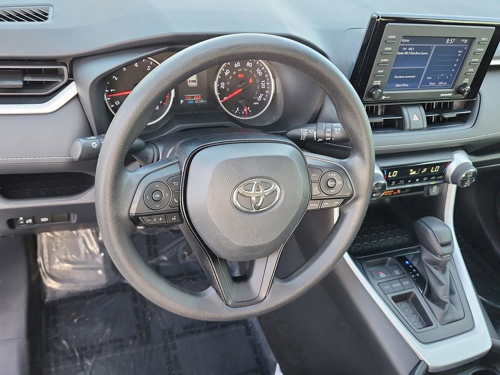 Used 2021 Toyota RAV4 XLE image 32