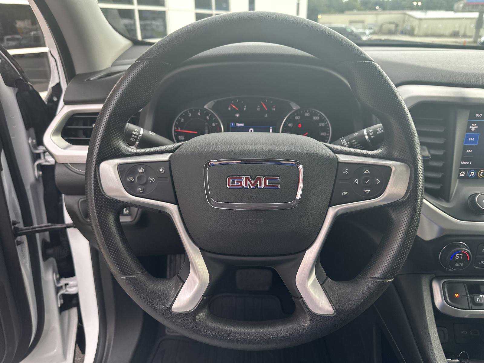 Used 2022 GMC Acadia SLE image 11