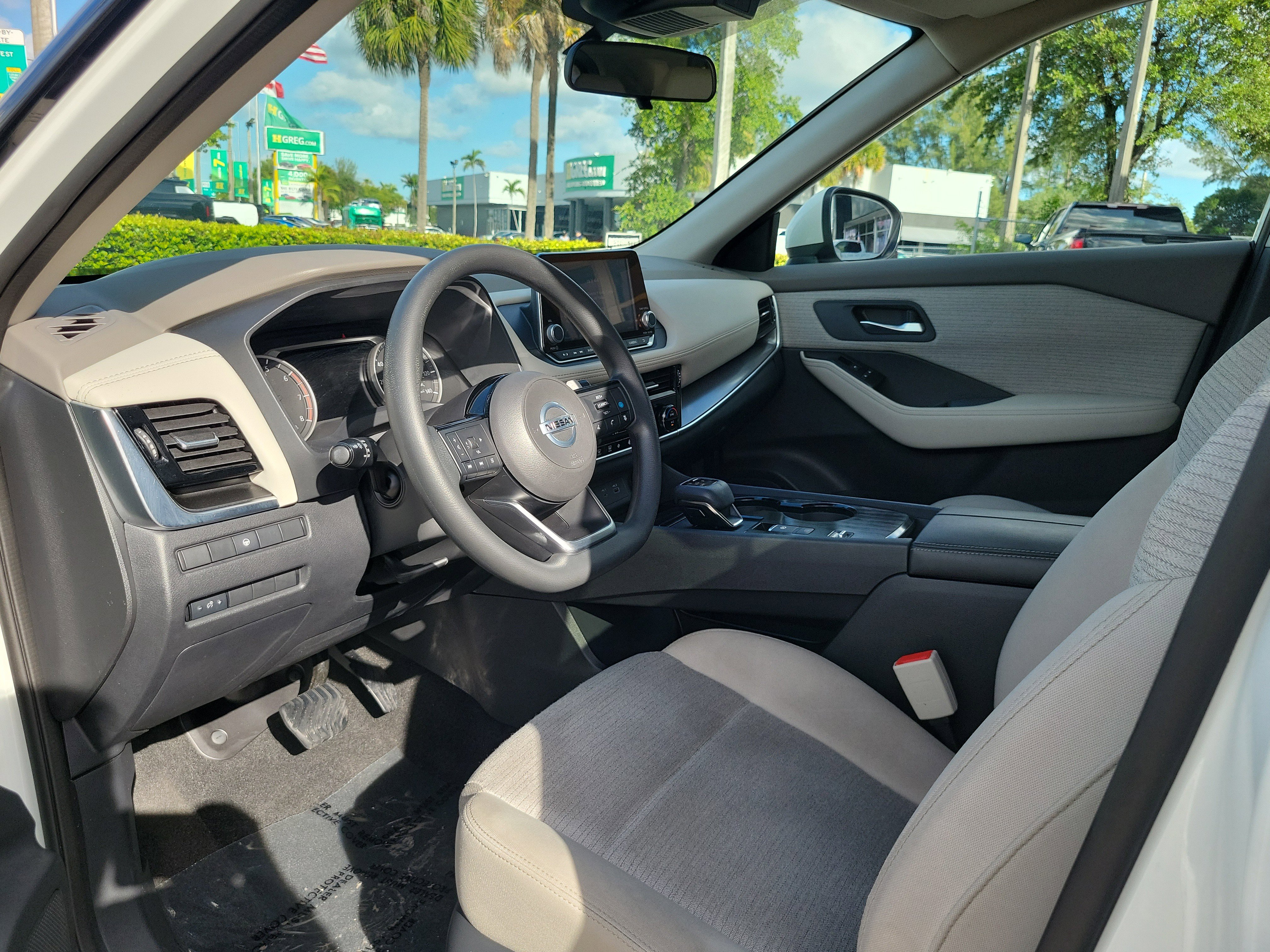 Used 2021 Nissan Rogue SV image 9