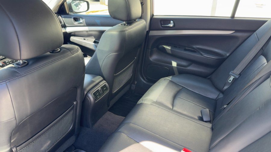 Used 2013 INFINITI G37 x Sedan w/ Premium Pkg AWD/4WD image 9