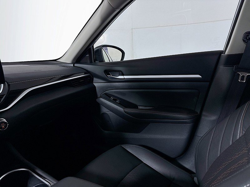 New 2025 Nissan Altima 2.5 SR w/ SR Premium Package image 24