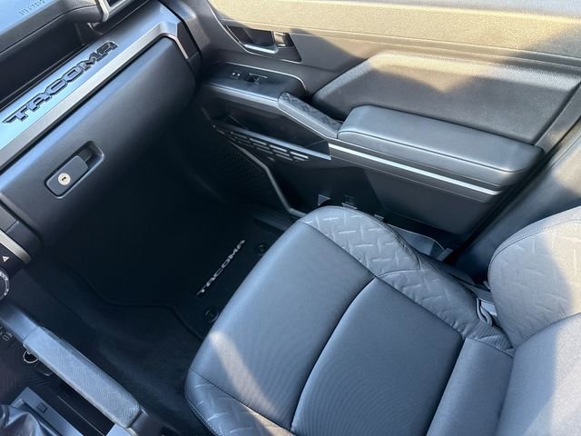 Used 2025 Toyota Tacoma SR5 image 15