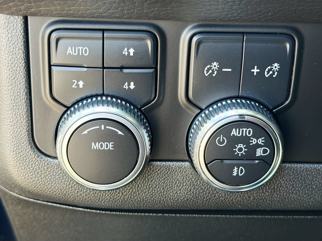 Used 2023 GMC Yukon Denali AWD/4WD image 38