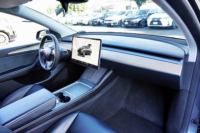 Used 2023 Tesla Model Y Long Range image 10