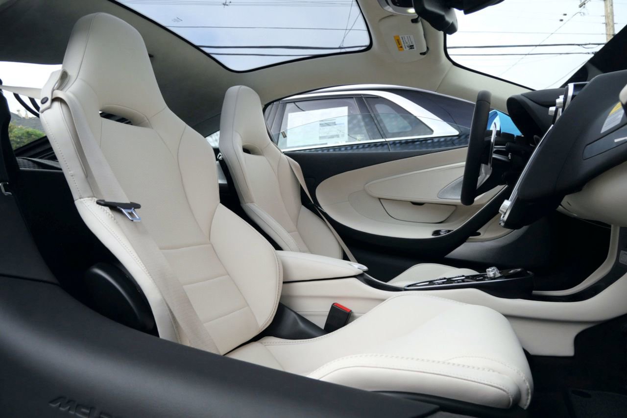 Used 2023 McLaren GT image 11