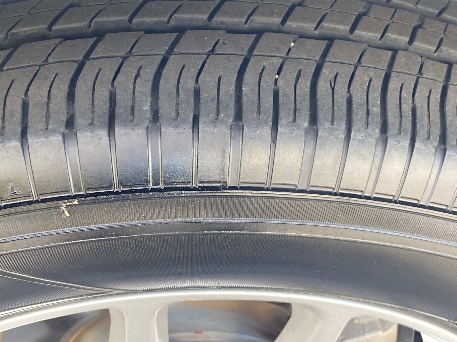 Certified 2024 Chrysler Pacifica Touring-L image 16