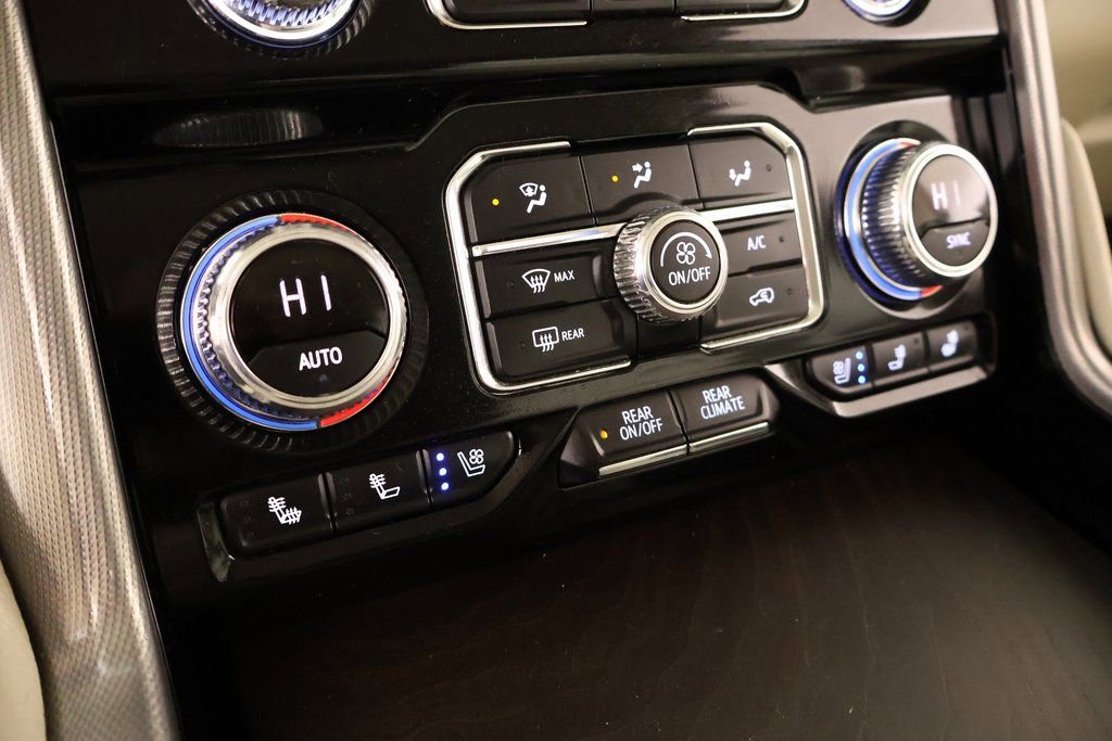 Used 2022 GMC Yukon XL Denali image 7