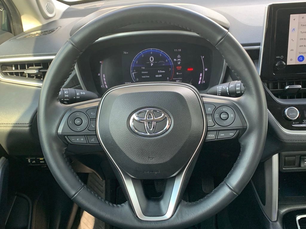 Used 2023 Toyota Corolla Cross XLE w/ Convenience Package image 15