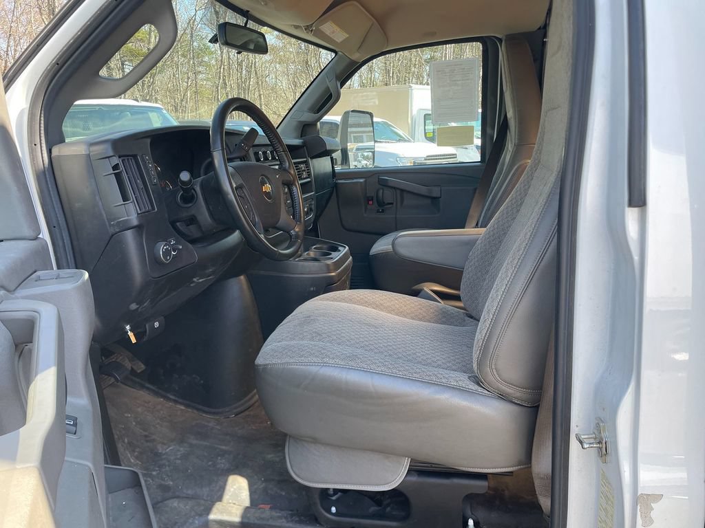 Used 2023 Chevrolet Express 3500 w/ Power Convenience Package RWD image 12