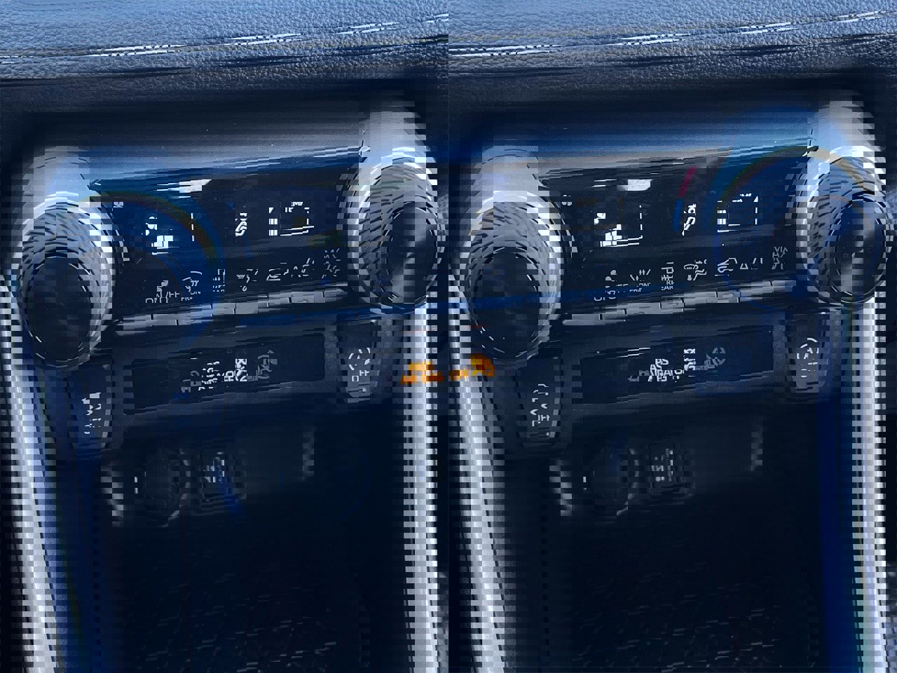 Used 2025 Toyota RAV4 LE image 18