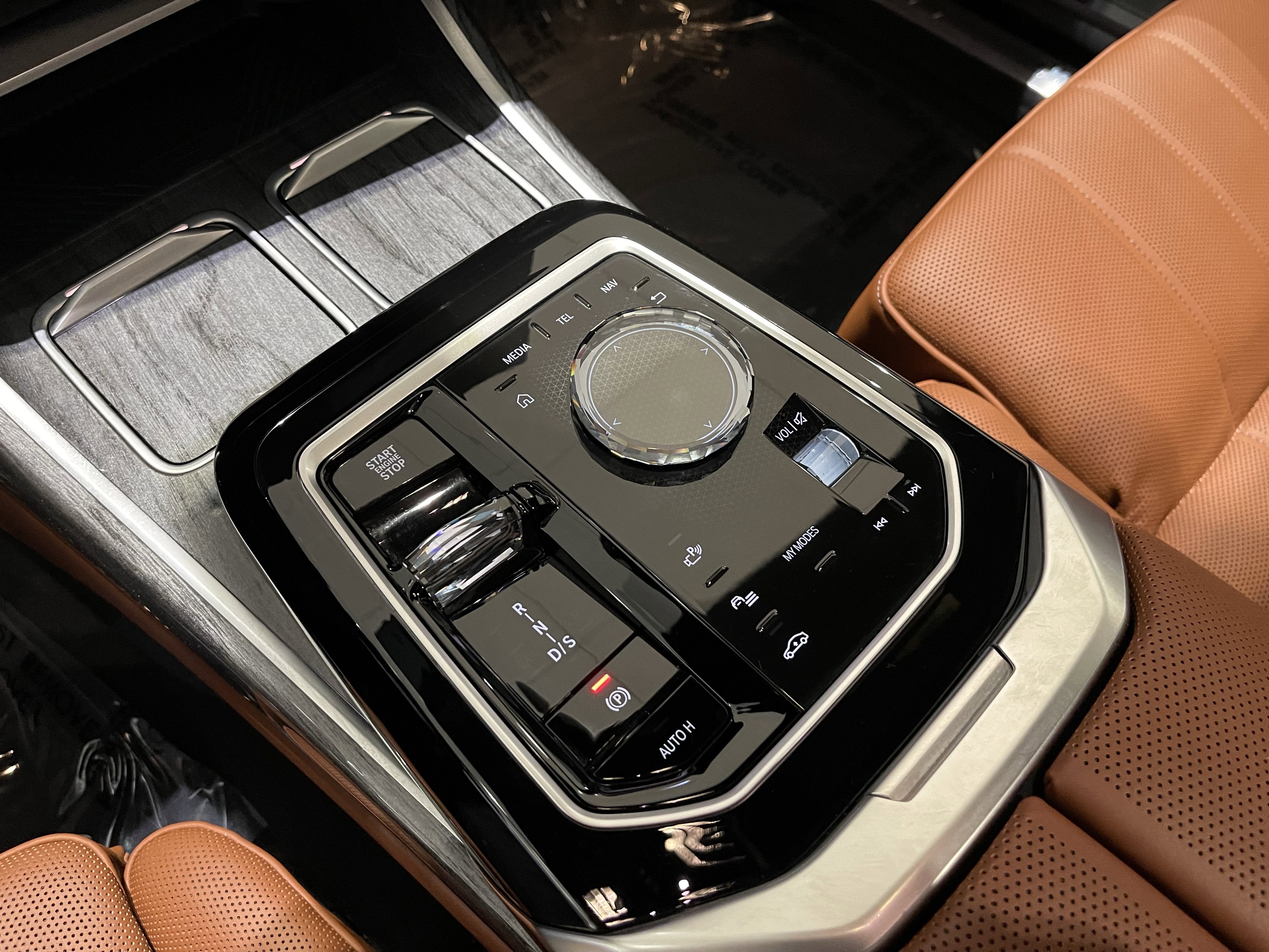 Certified 2025 BMW 740i xDrive w/ Executive Package image 14