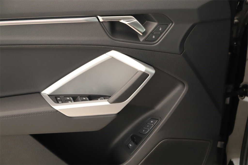 Certified 2025 Audi Q3 2.0T Premium Plus w/ Premium Plus Package image 24