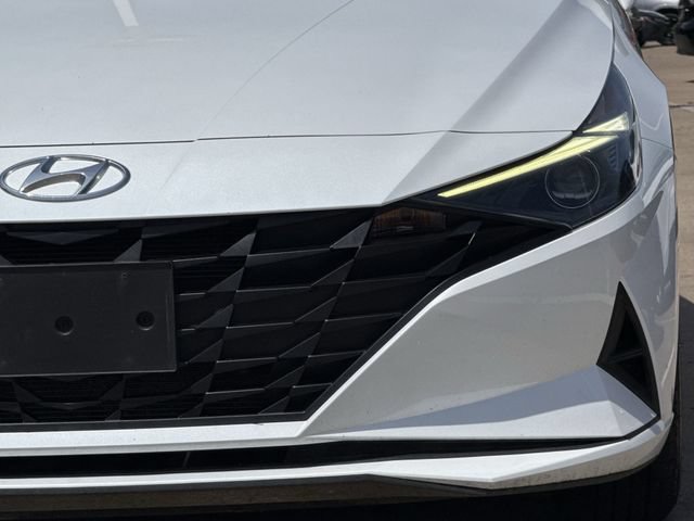 Used 2021 Hyundai Elantra SE FWD image 7