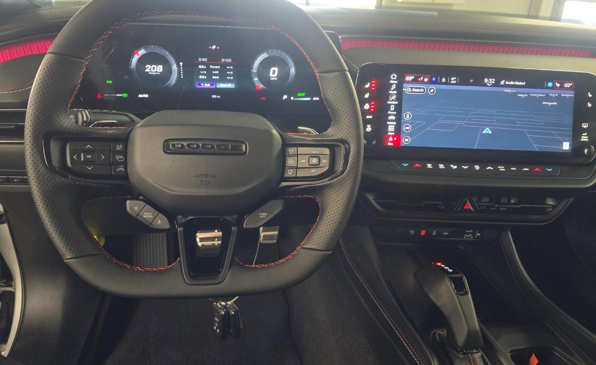 Used 2024 Dodge Charger Daytona Scat Pack w/ Plus Group AWD/4WD image 9