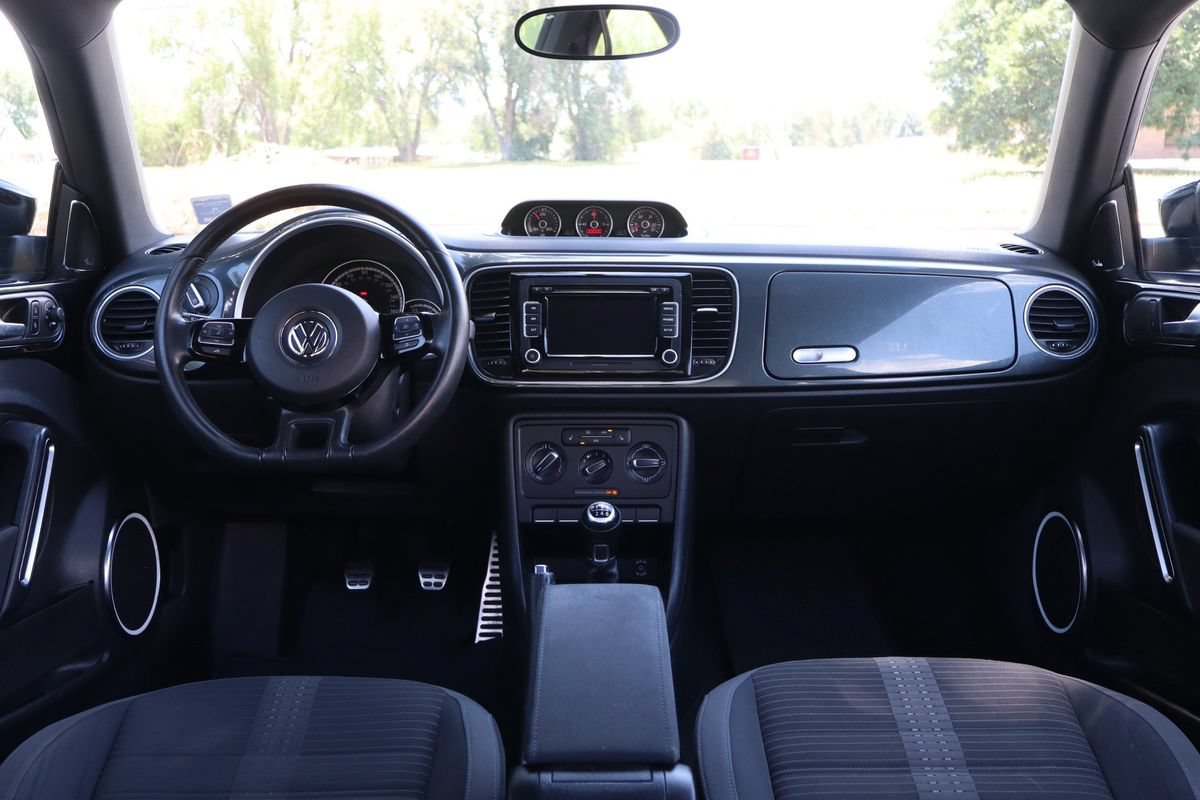 Used 2013 Volkswagen Beetle 2.0T FWD image 16