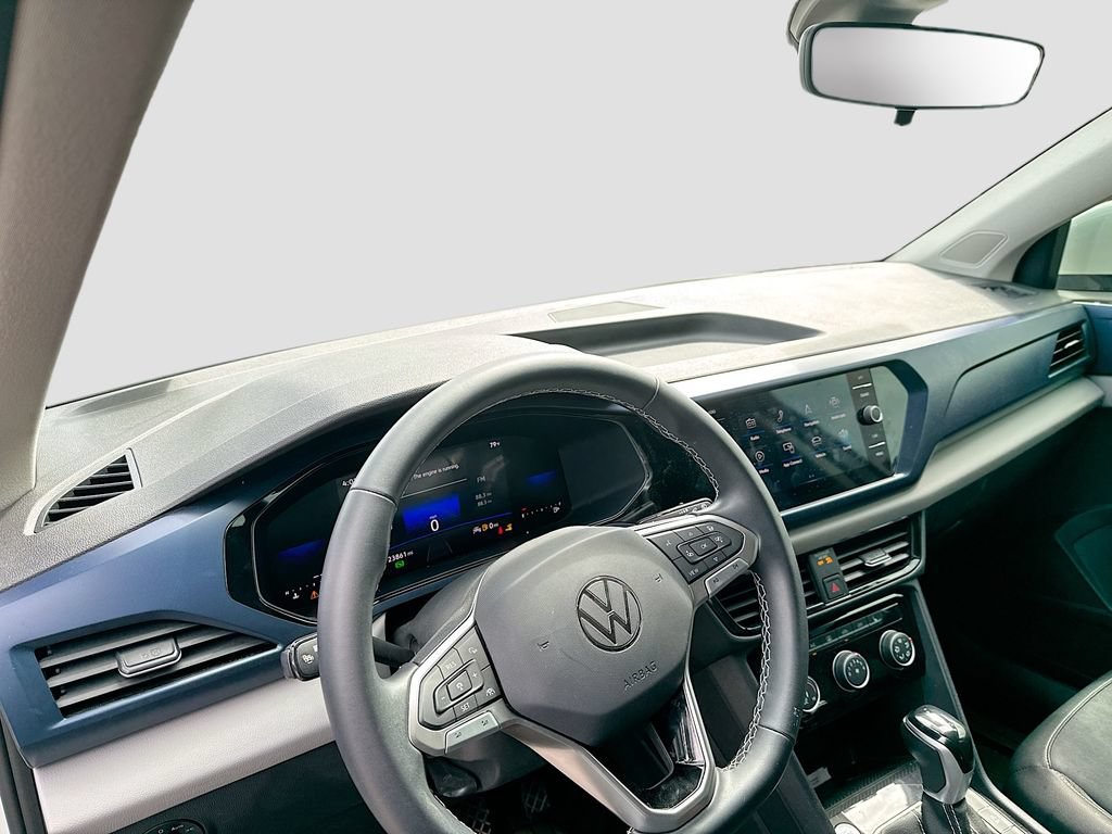 Used 2023 Volkswagen Taos SE w/ Panoramic Sunroof Package FWD image 8