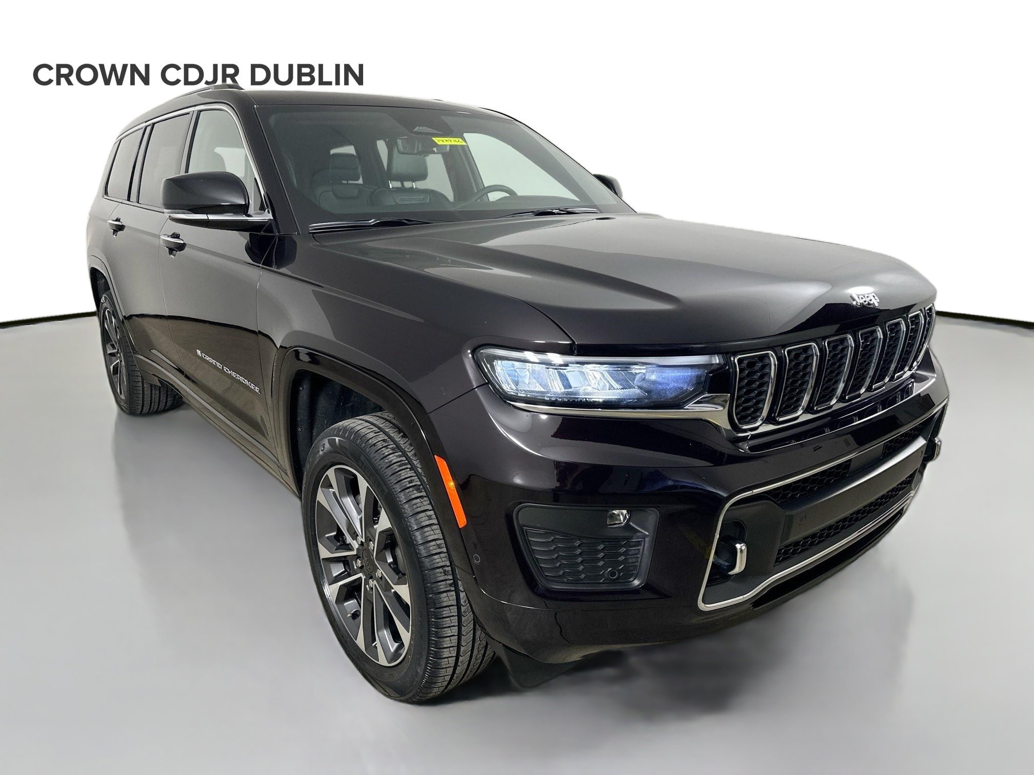 Used 2023 Jeep Grand Cherokee L Overland w/ Luxury Tech Group IV AWD/4WD image 4