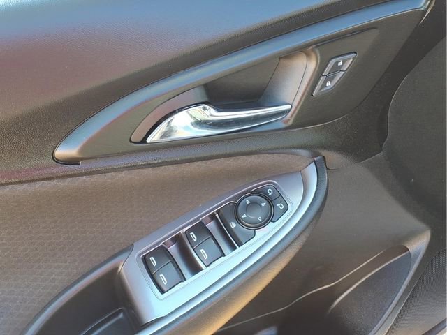 Used 2018 Chevrolet Malibu LS image 17