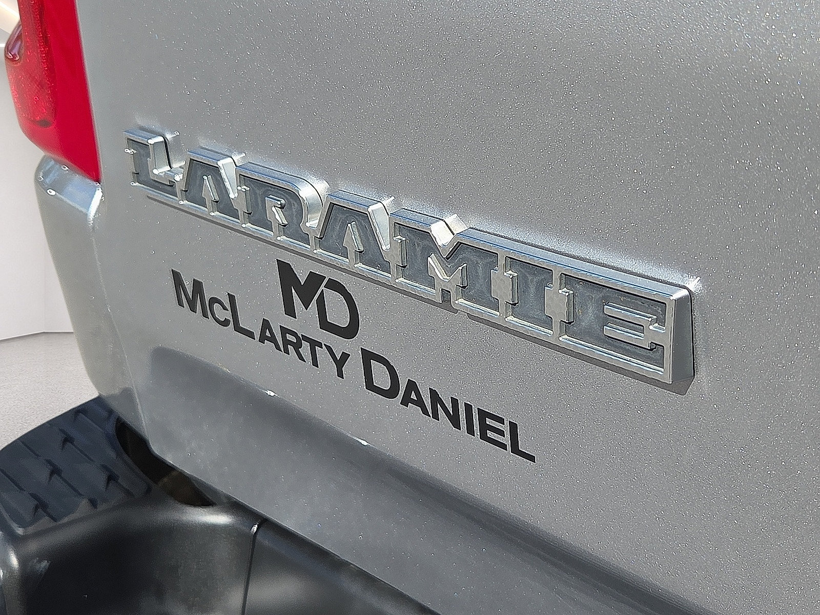 Used 2025 RAM 1500 Laramie AWD/4WD image 8