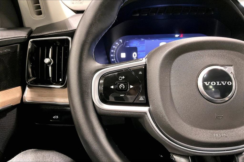 Certified 2026 Volvo XC90 B6 Plus w/ Protection Package Premier AWD/4WD image 11