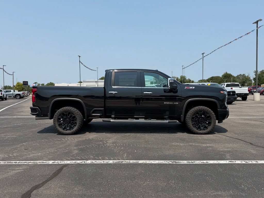 Used 2024 Chevrolet Silverado 2500 LTZ w/ LTZ Plus Package AWD/4WD image 2