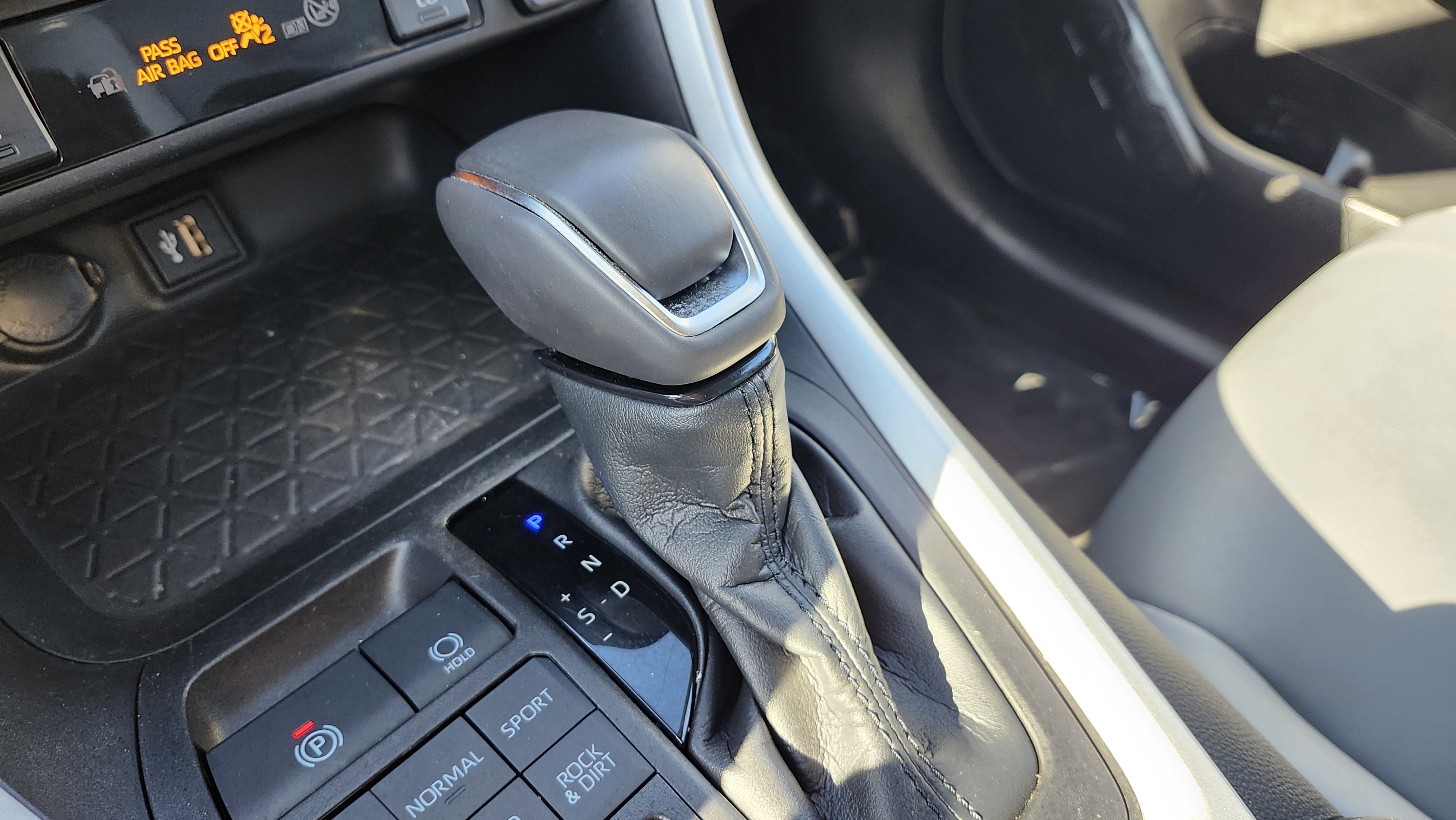 Used 2023 Toyota RAV4 XLE Premium image 36