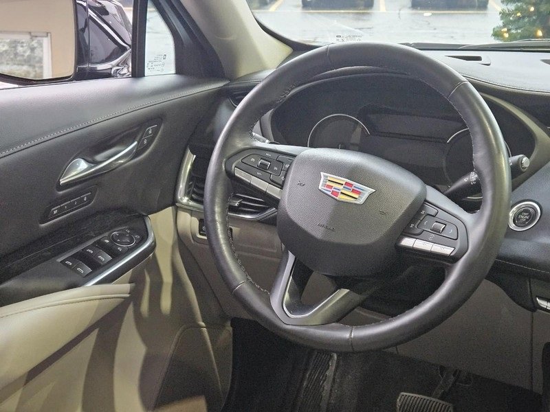Used 2022 Cadillac XT4 Premium Luxury w/ Enhanced Visibility Package image 12