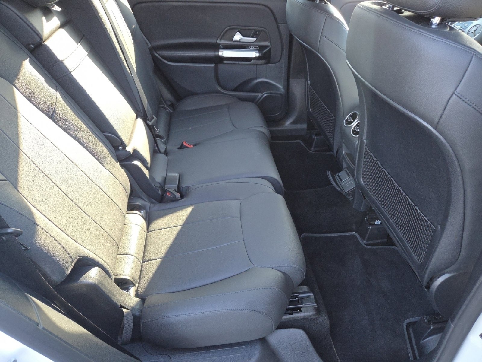 Used 2022 Mercedes-Benz GLB 250 4MATIC image 25