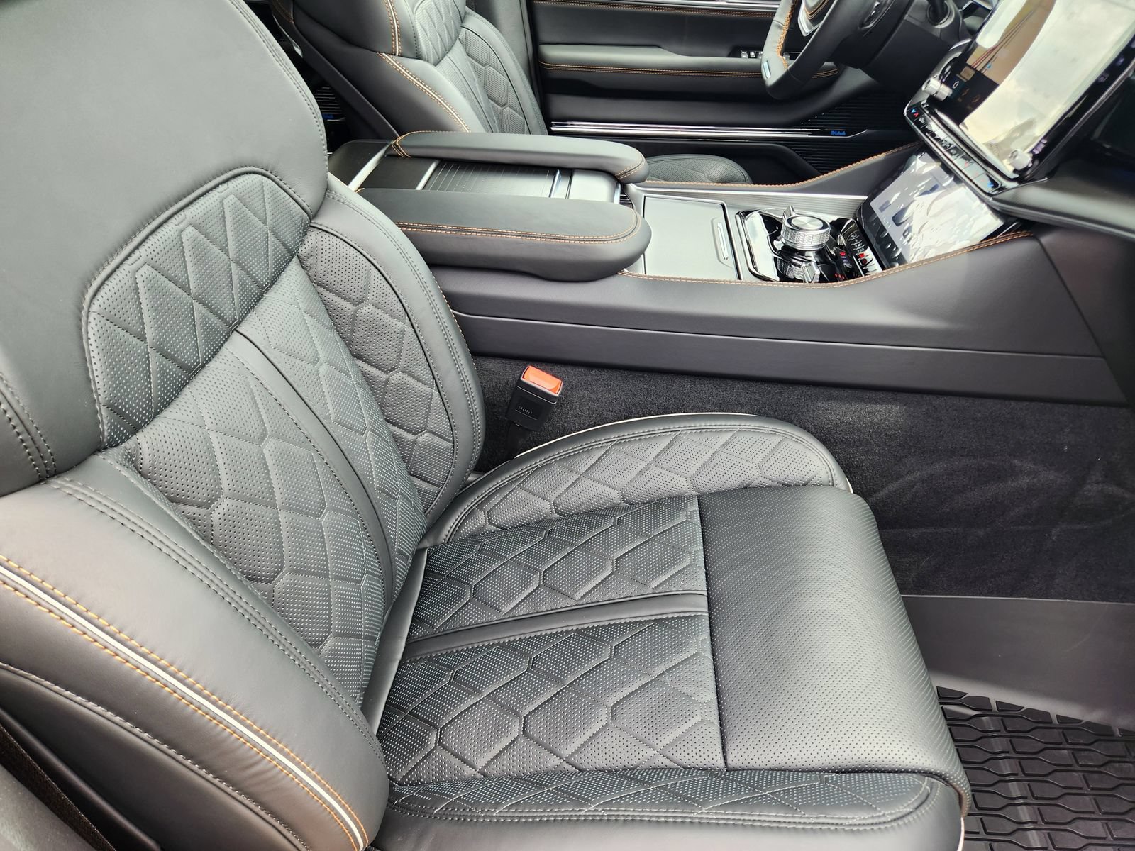 New 2026 Jeep Grand Wagoneer L Summit AWD/4WD image 13