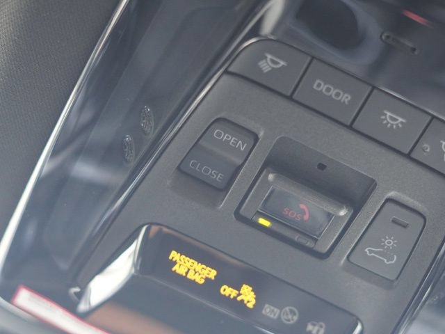 Used 2023 Toyota Venza Nightshade AWD/4WD image 37