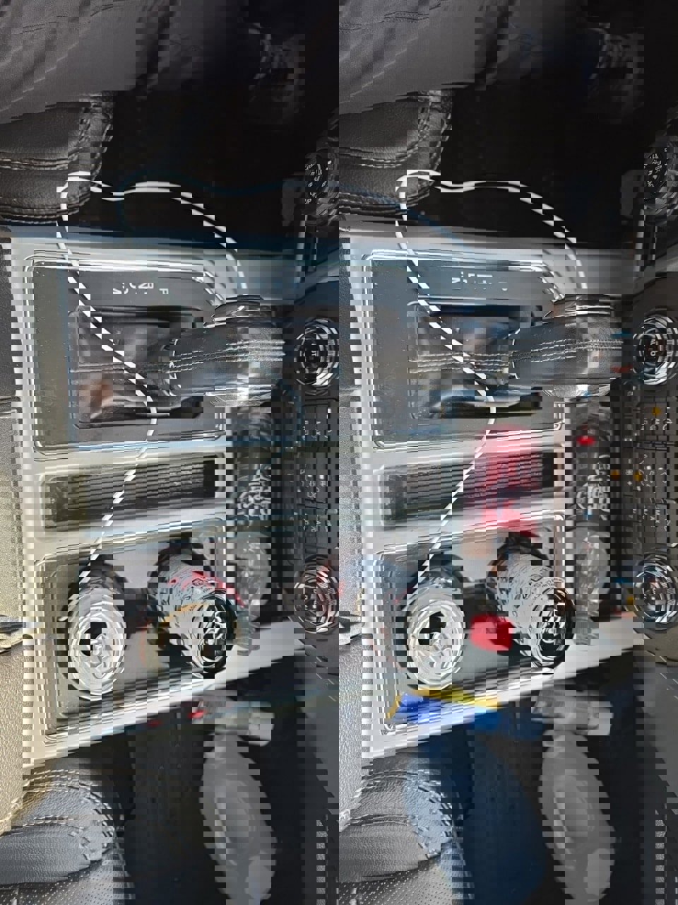 Used 2018 Ford F150 Lariat w/ Equipment Group 502A Luxury image 9