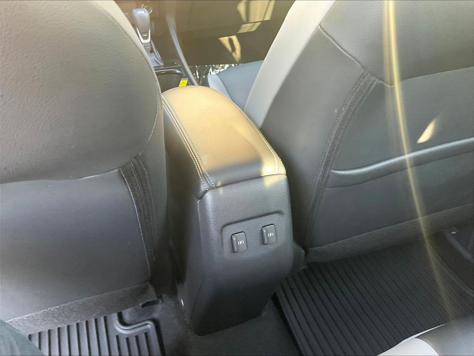 Used 2024 Nissan Kicks SR w/ SR Premium Package FWD image 12
