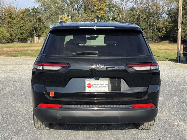 New 2025 Jeep Grand Cherokee L Laredo image 21