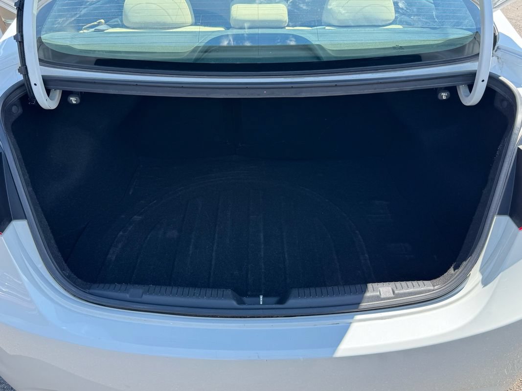 Used 2013 Hyundai Elantra GLS FWD image 13