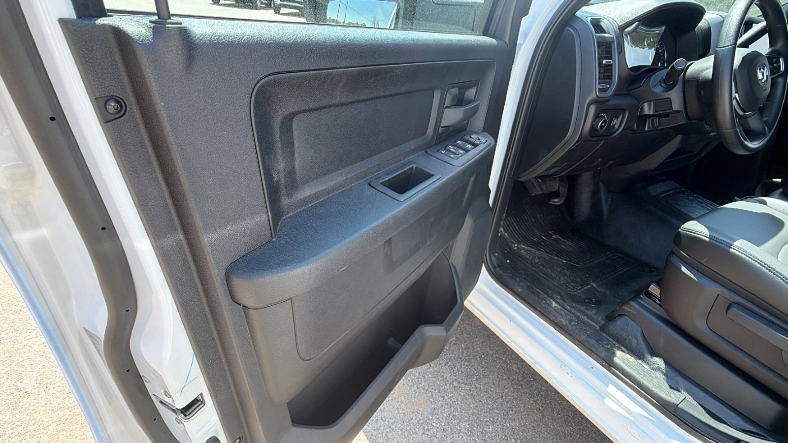 New 2026 RAM 4500 Tradesman w/ Chrome Appearance Group AWD/4WD image 15