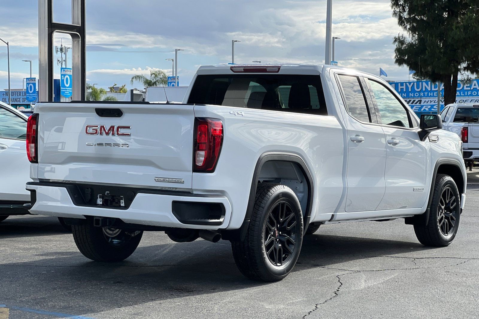 New 2026 GMC Sierra 1500 Elevation image 5