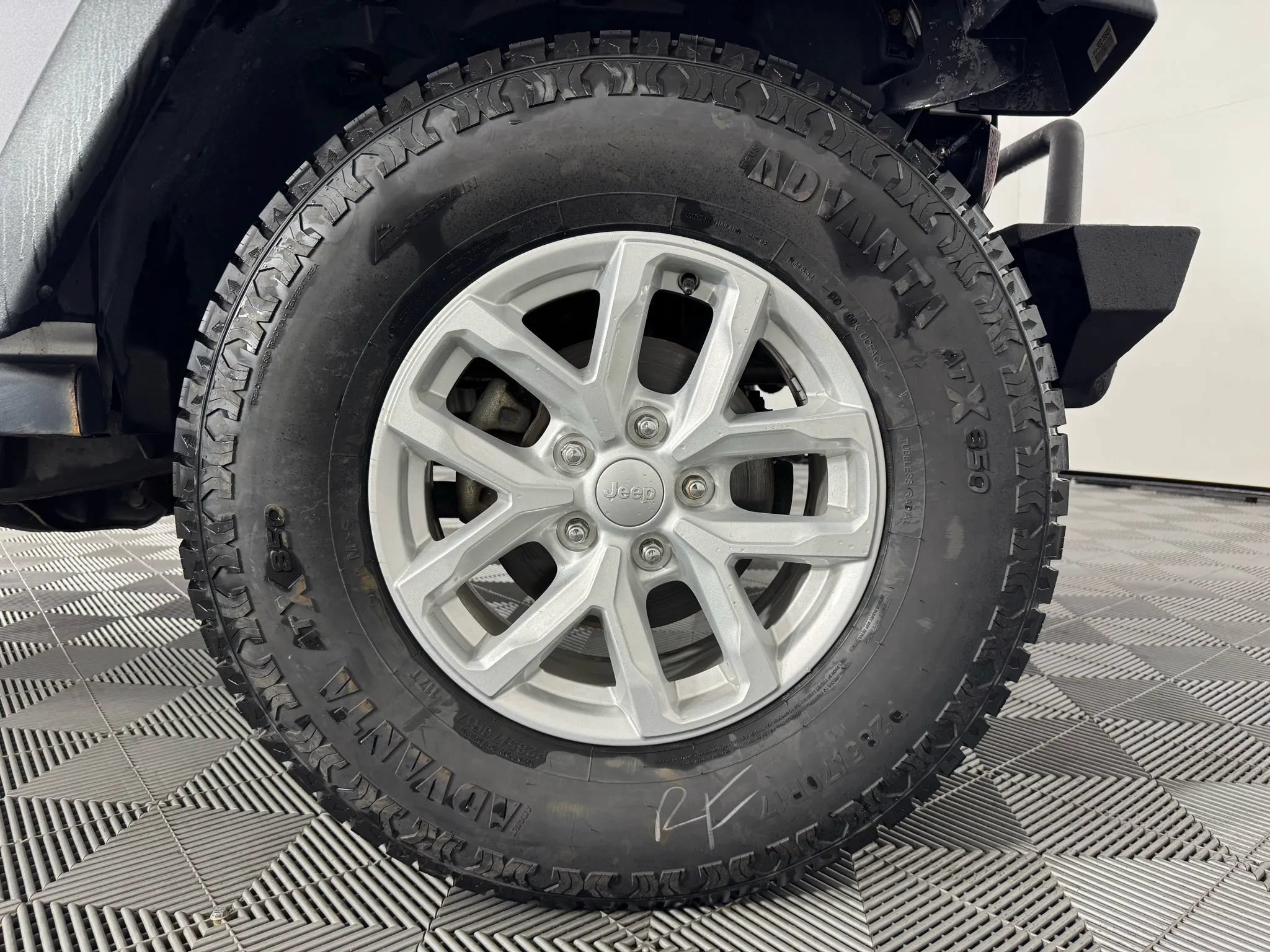 Used 2015 Jeep Wrangler Sport AWD/4WD image 35