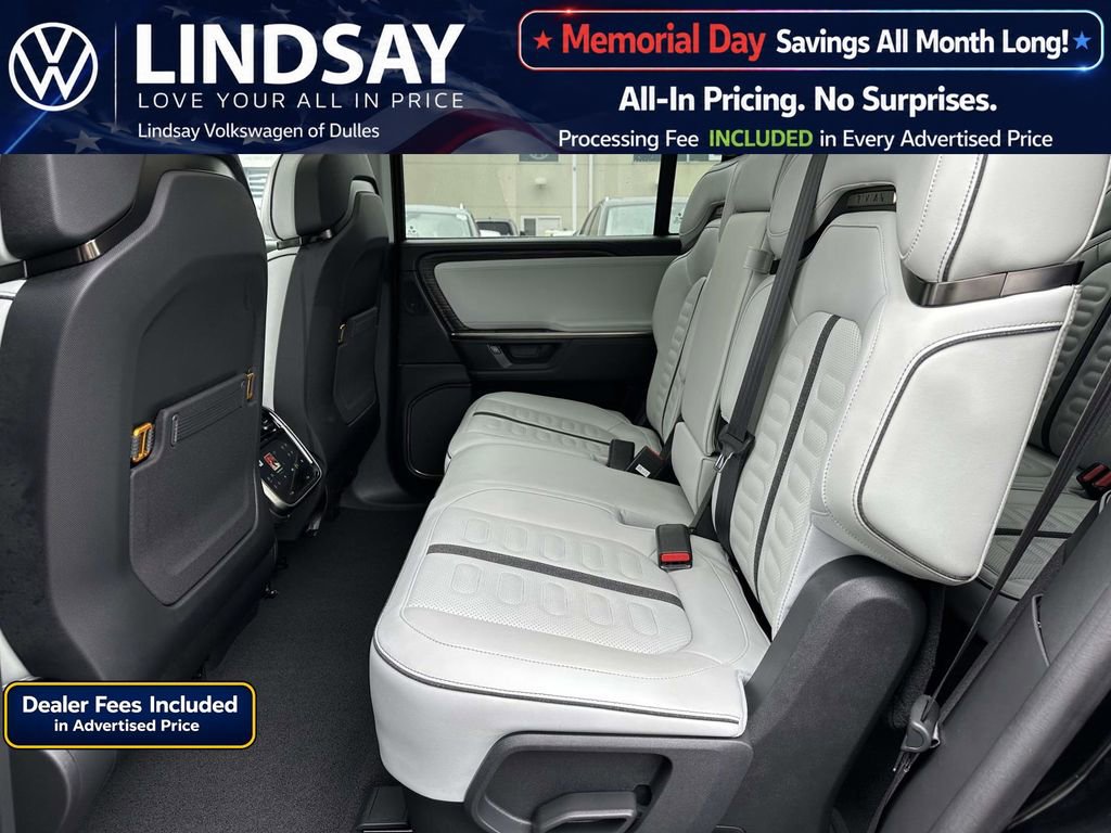 Used 2025 Rivian R1S Adventure AWD/4WD image 16