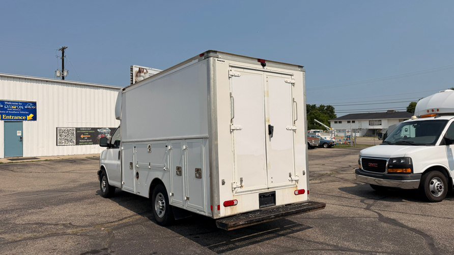 Used 2016 GMC Savana 3500 RWD image 4