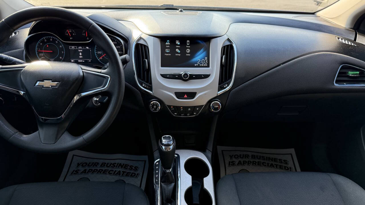 Used 2017 Chevrolet Cruze LS FWD image 19
