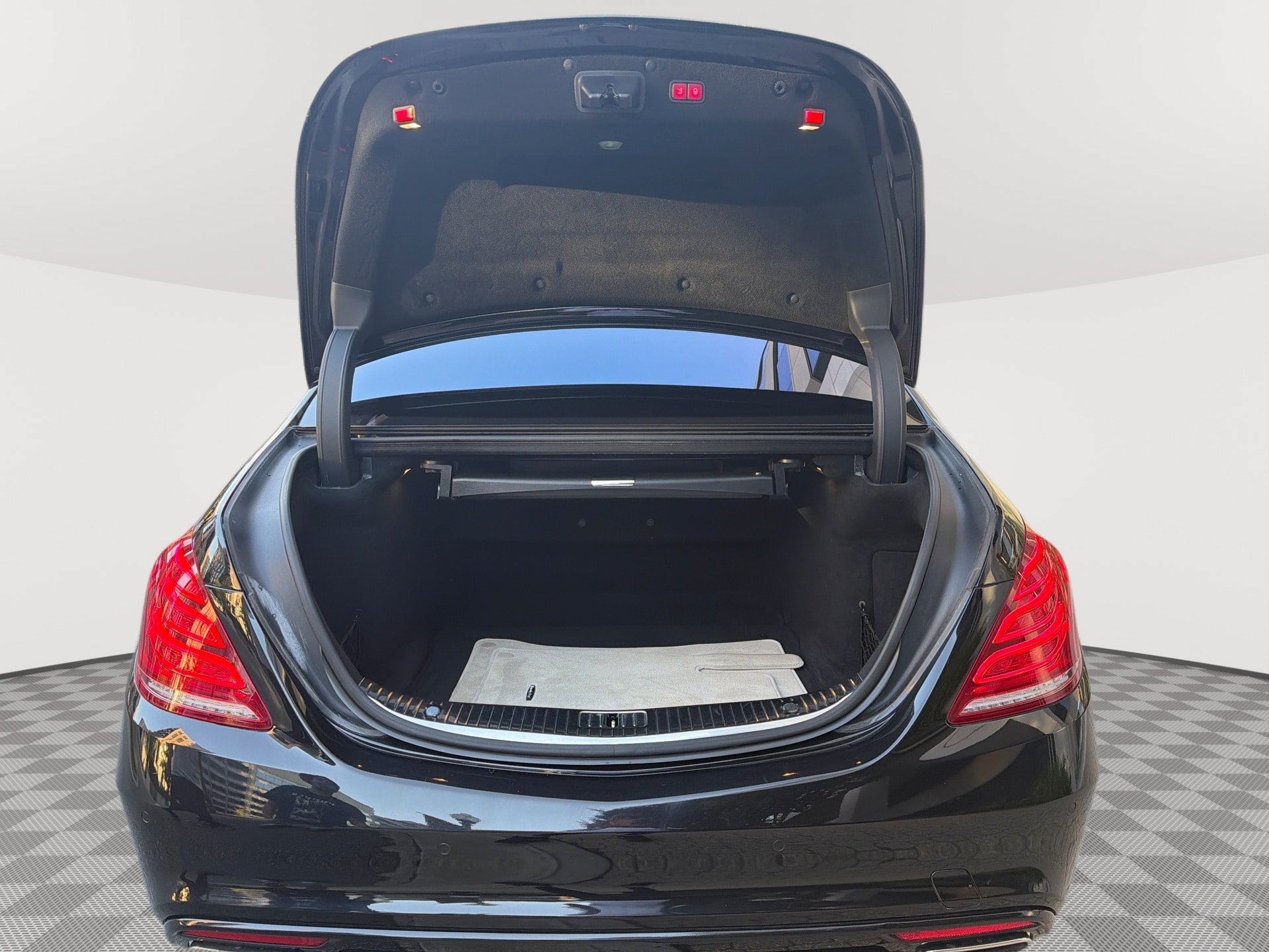 Used 2016 Mercedes-Benz S 550 4MATIC Sedan image 21