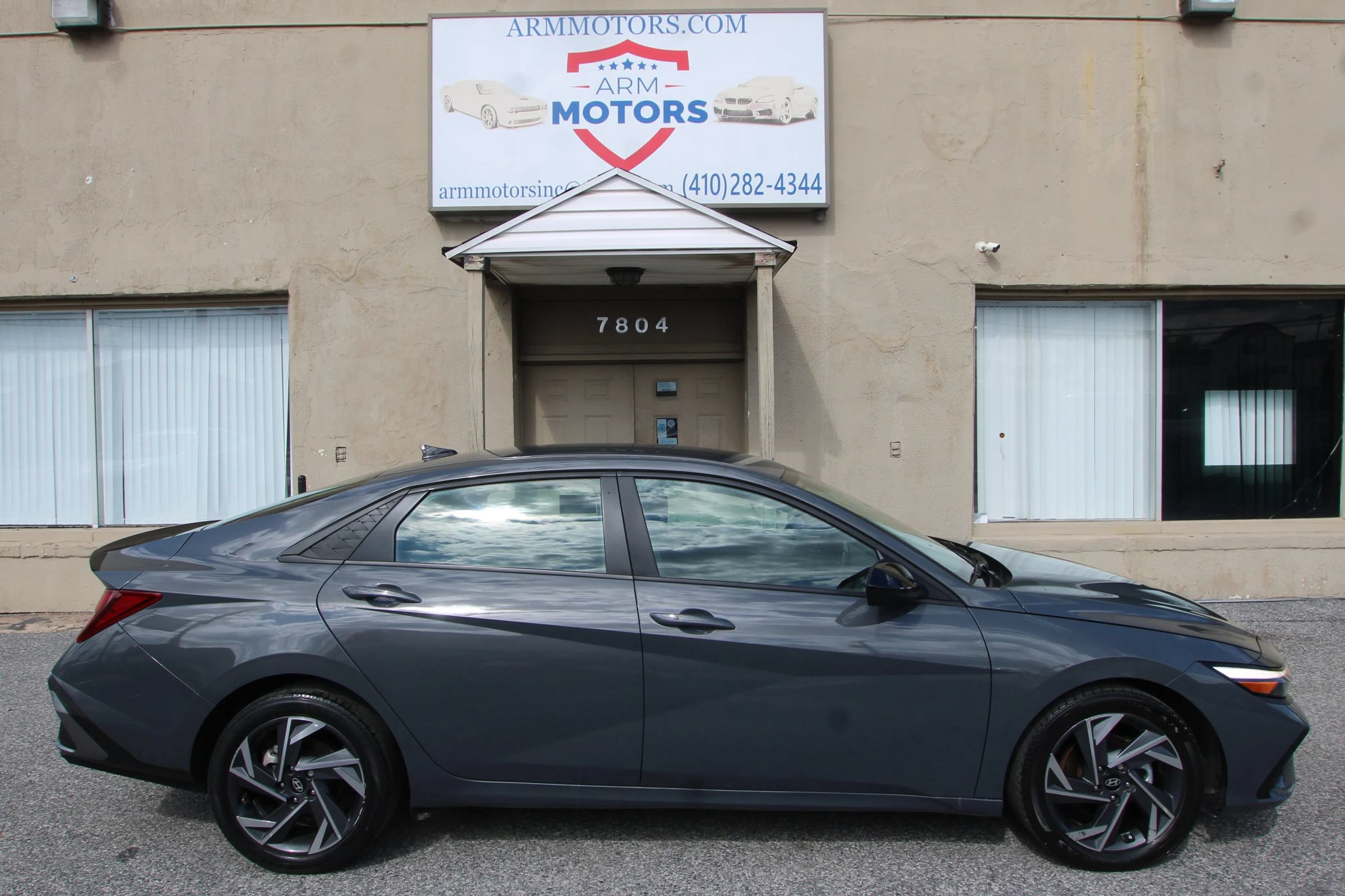 Used 2025 Hyundai Elantra Sport FWD image 4