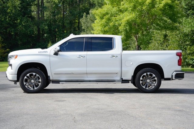 Used 2025 Chevrolet Silverado 1500 High Country w/ Technology Package image 3