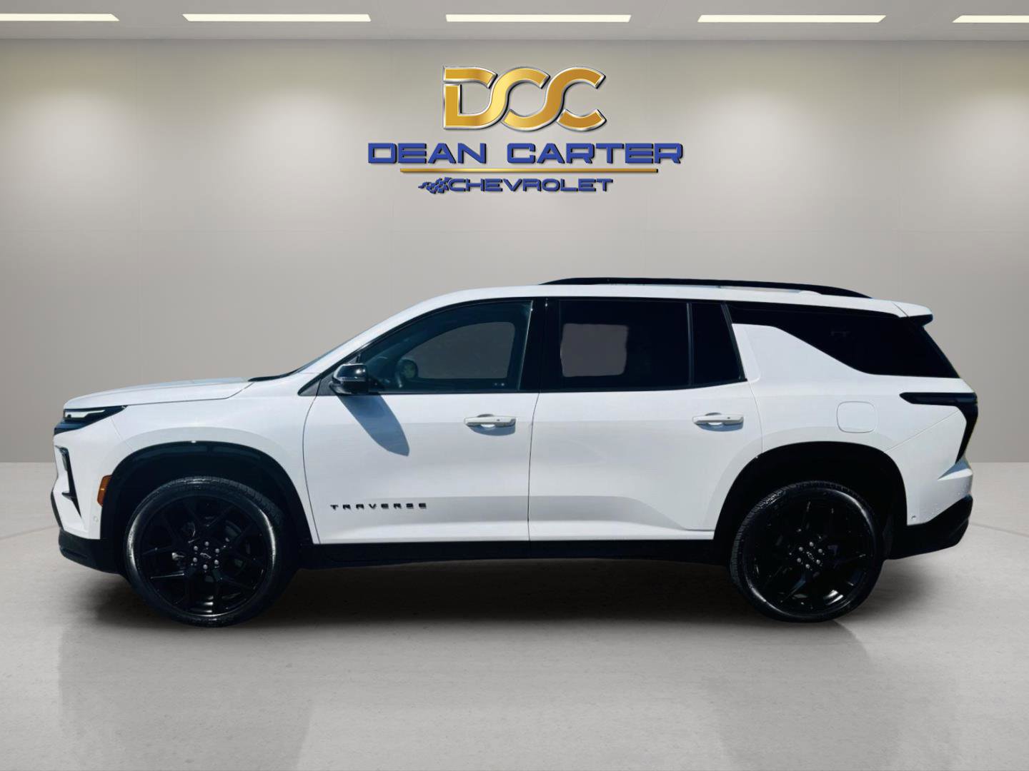 Used 2024 Chevrolet Traverse RS FWD image 2