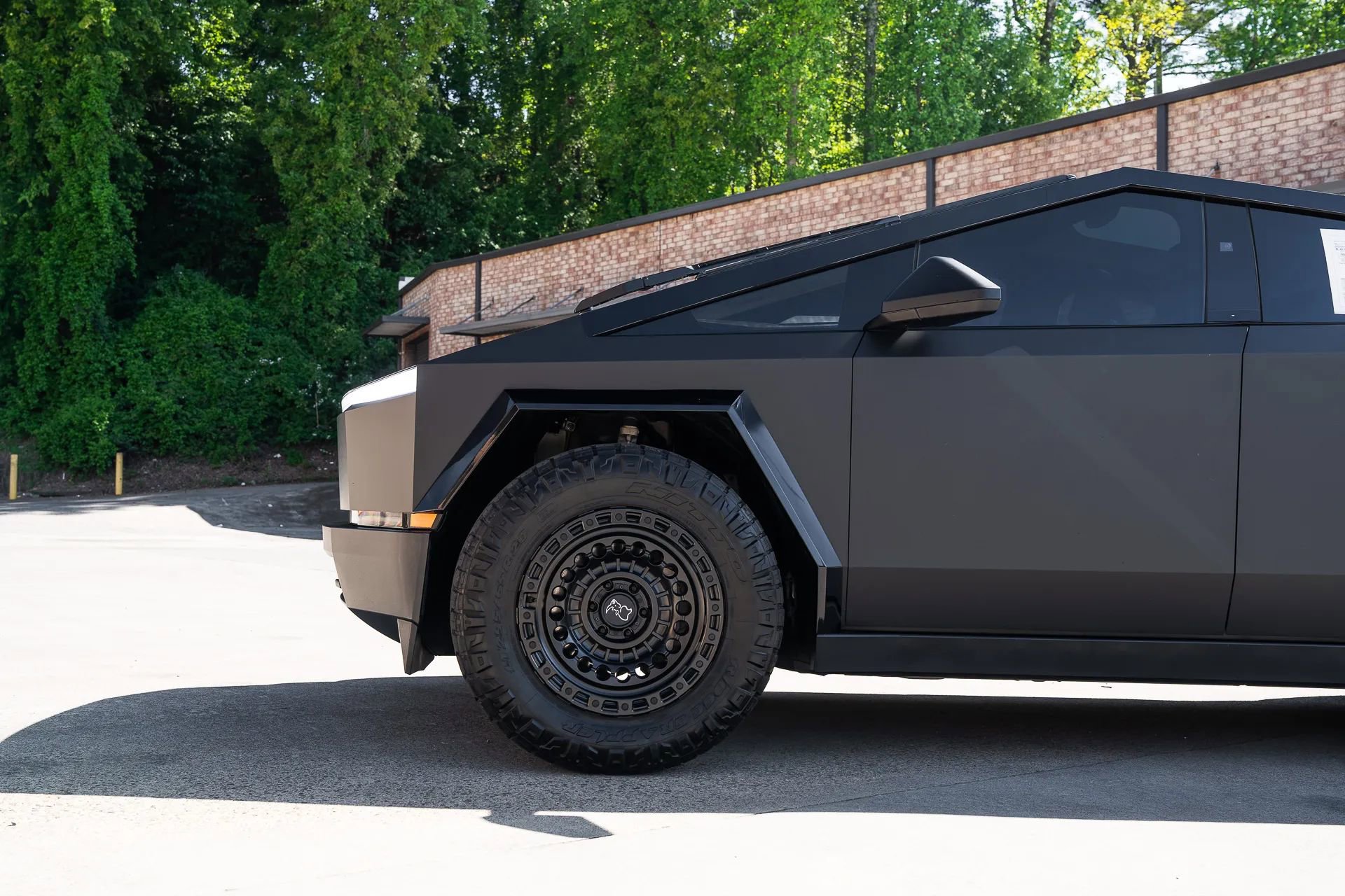 Used 2024 Tesla Cybertruck AWD Crew Cab image 5