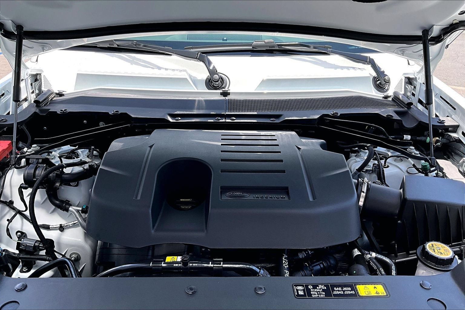 New 2026 Land Rover Defender 110 X-Dynamic SE AWD/4WD image 11