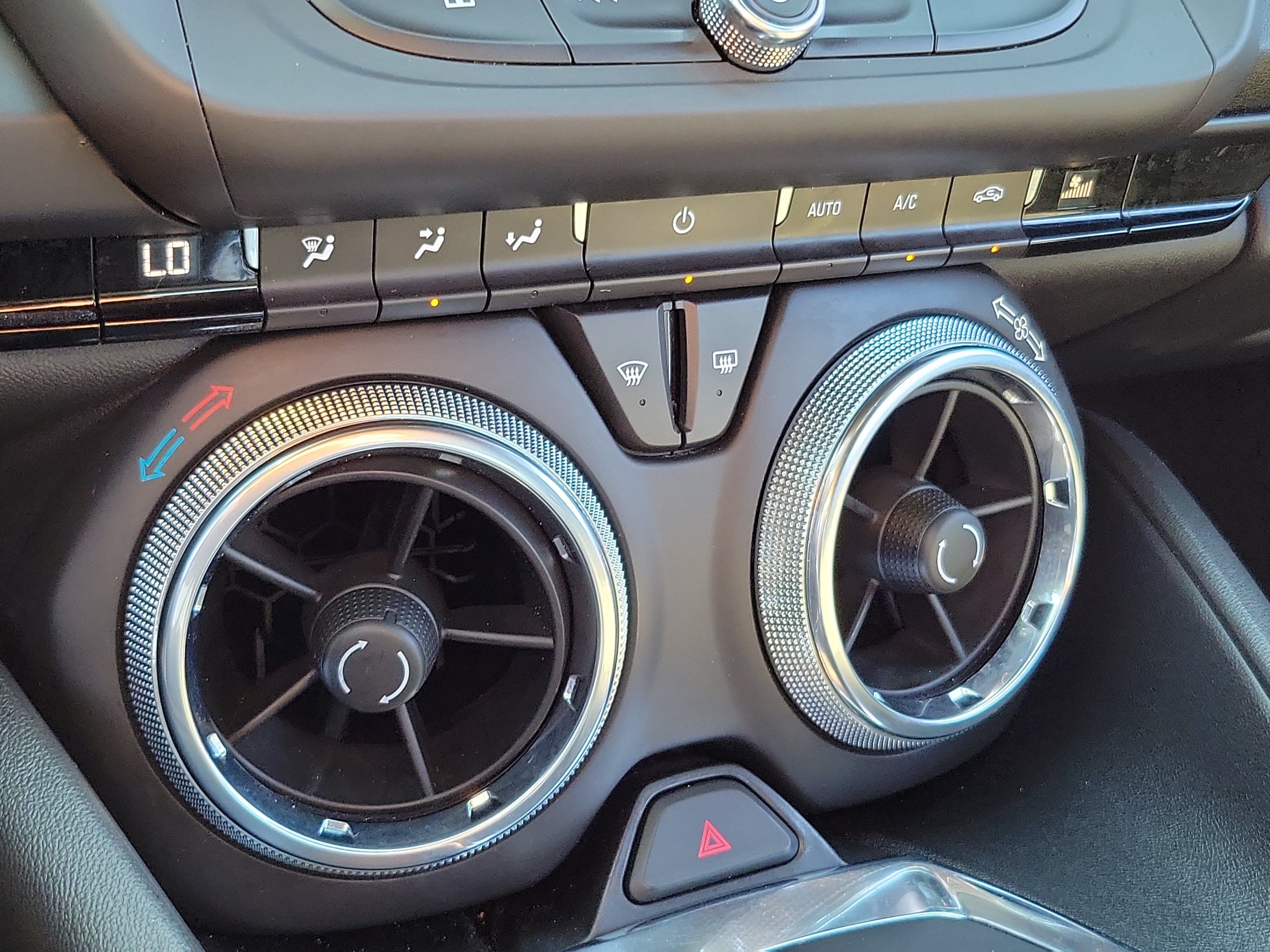 Used 2024 Chevrolet Camaro LT w/ Technology Package RWD image 22