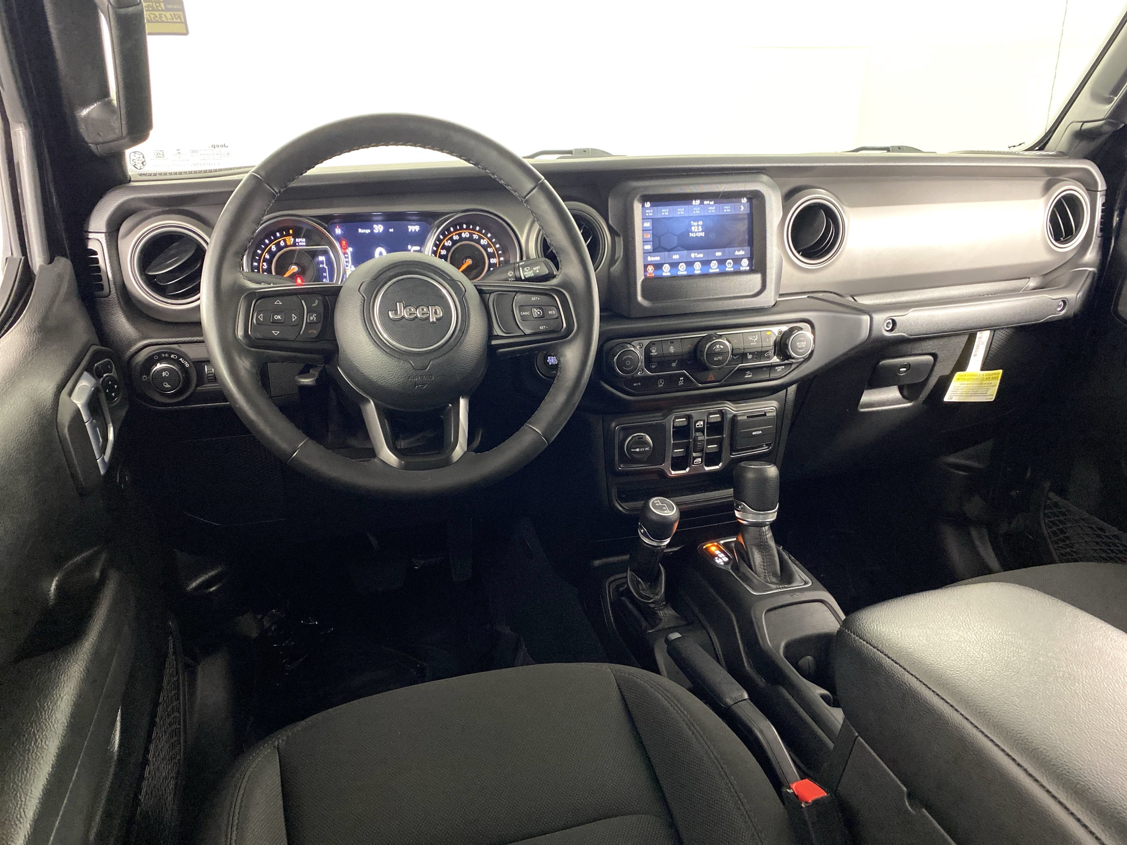 Used 2022 Jeep Gladiator Sport AWD/4WD image 17