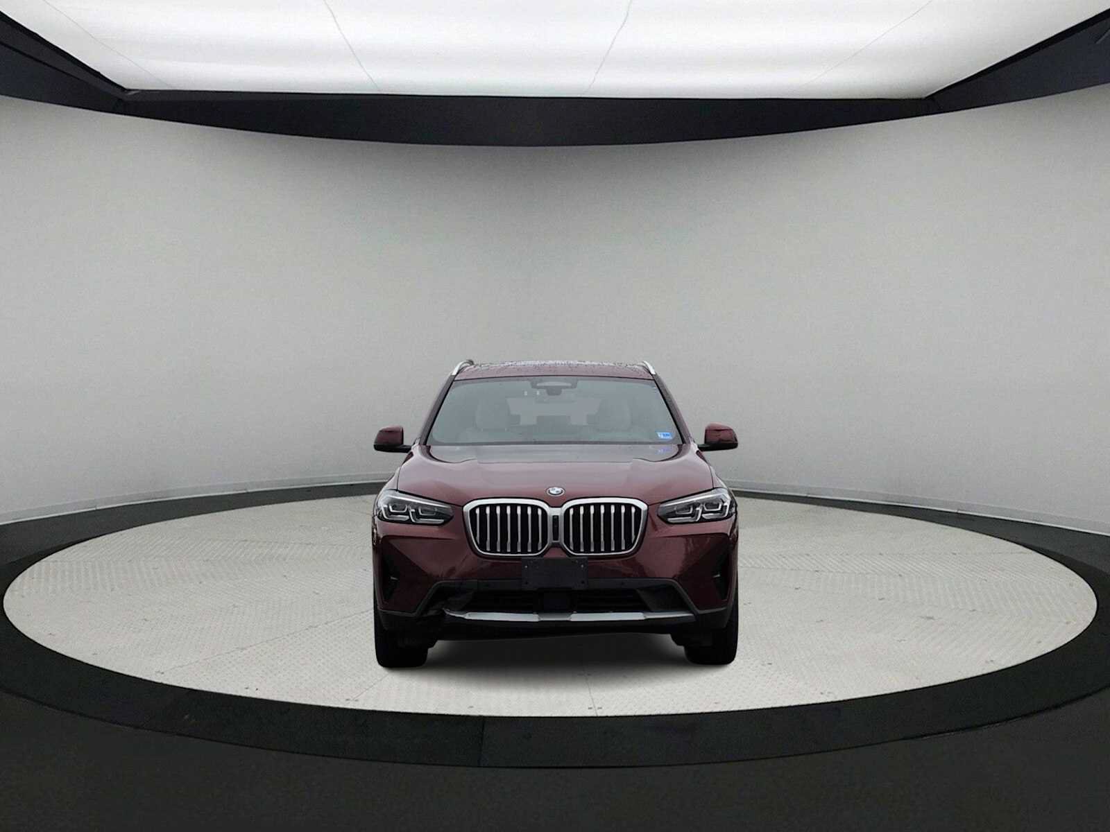 Used 2024 BMW X3 xDrive30i w/ Premium Package AWD/4WD image 3